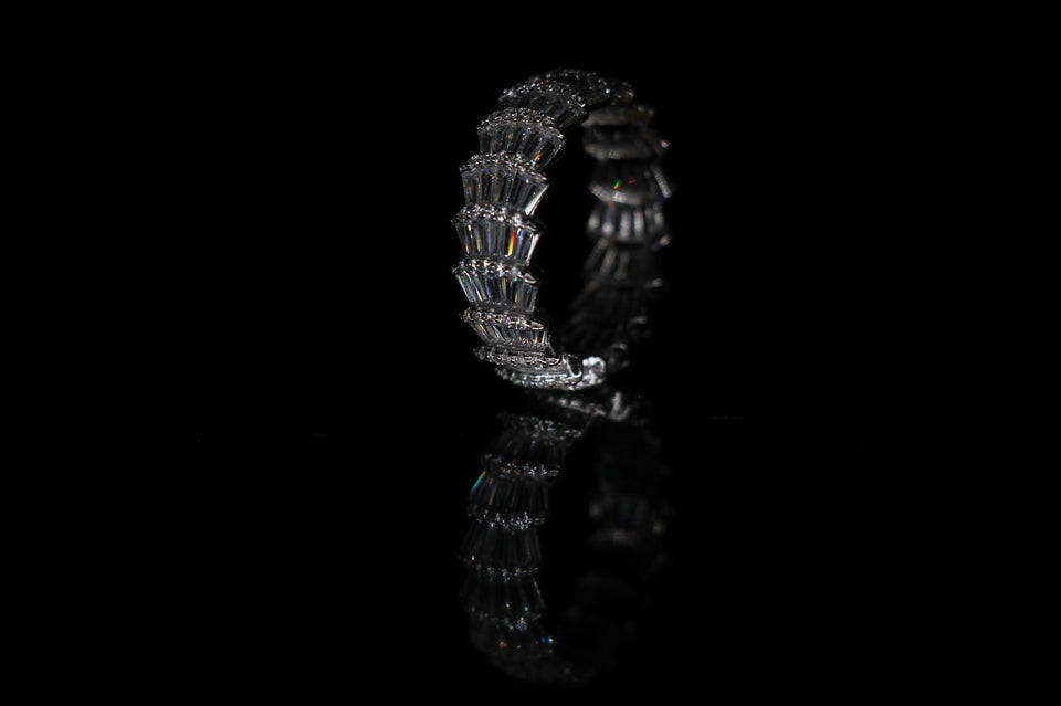 Seashell Baguettes Band