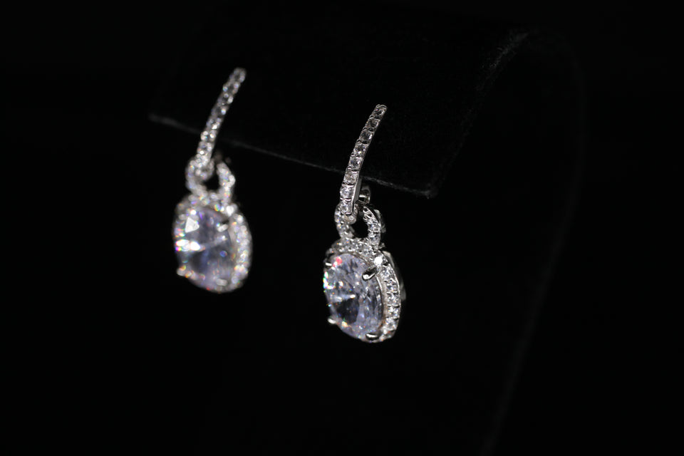 Dangling Oval Cluster Earrings