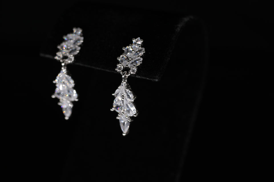 Dangling Snowflake Earrings