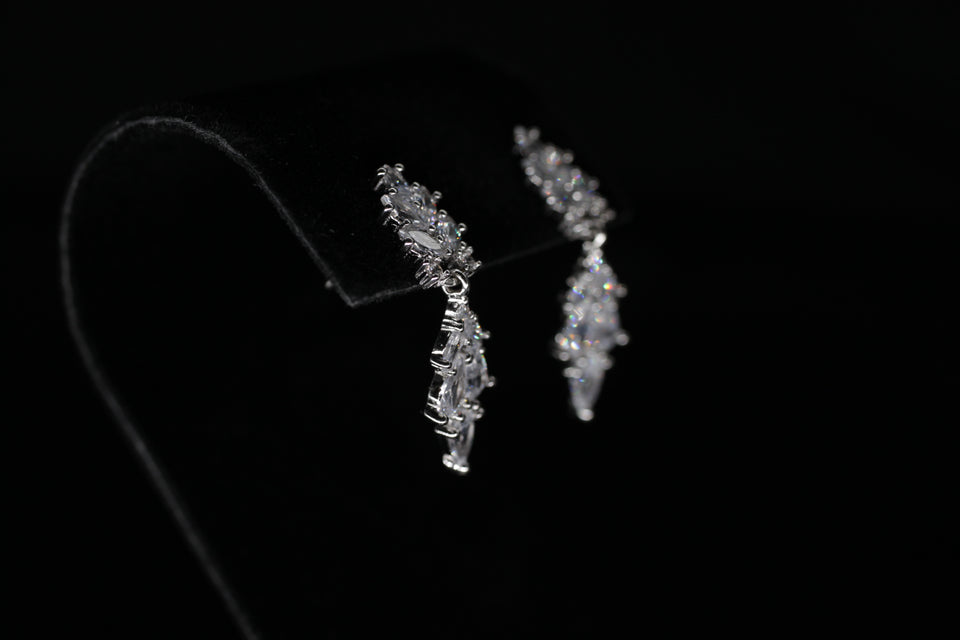 Dangling Snowflake Earrings